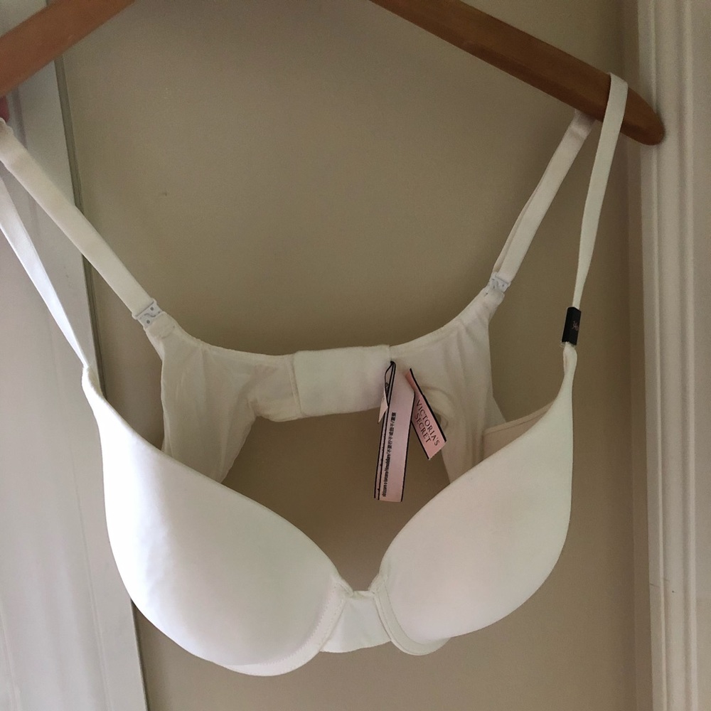NWT Victoria’s Secret Bra 34D